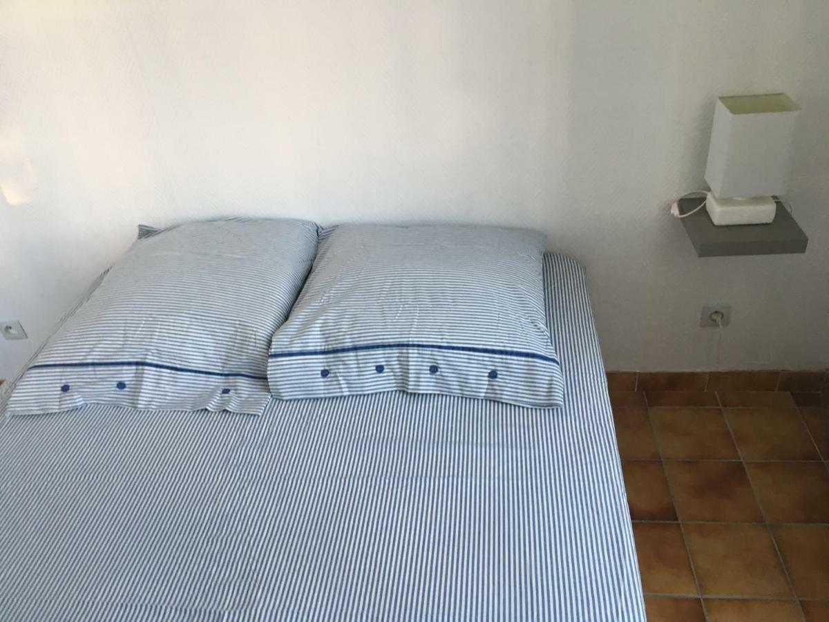 Charmant T2 Rdc Dans Residence Avec Parc Arbore 圣皮埃尔－勒穆捷 外观 照片