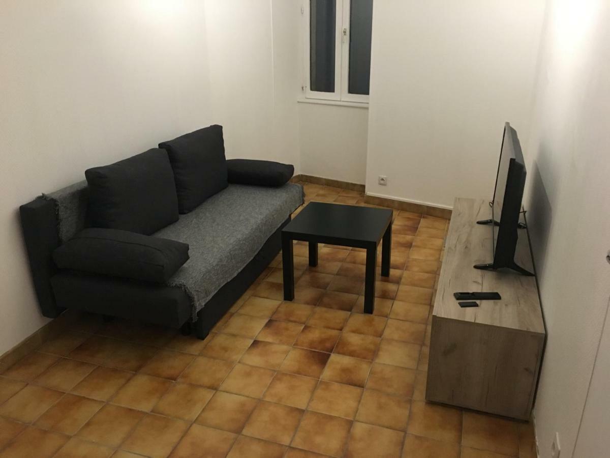Charmant T2 Rdc Dans Residence Avec Parc Arbore 圣皮埃尔－勒穆捷 外观 照片