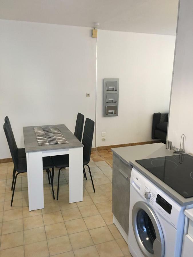 Charmant T2 Rdc Dans Residence Avec Parc Arbore 圣皮埃尔－勒穆捷 外观 照片