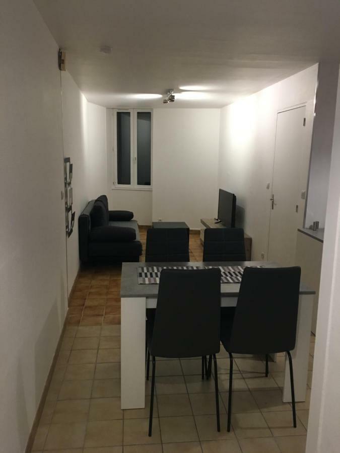 Charmant T2 Rdc Dans Residence Avec Parc Arbore 圣皮埃尔－勒穆捷 外观 照片