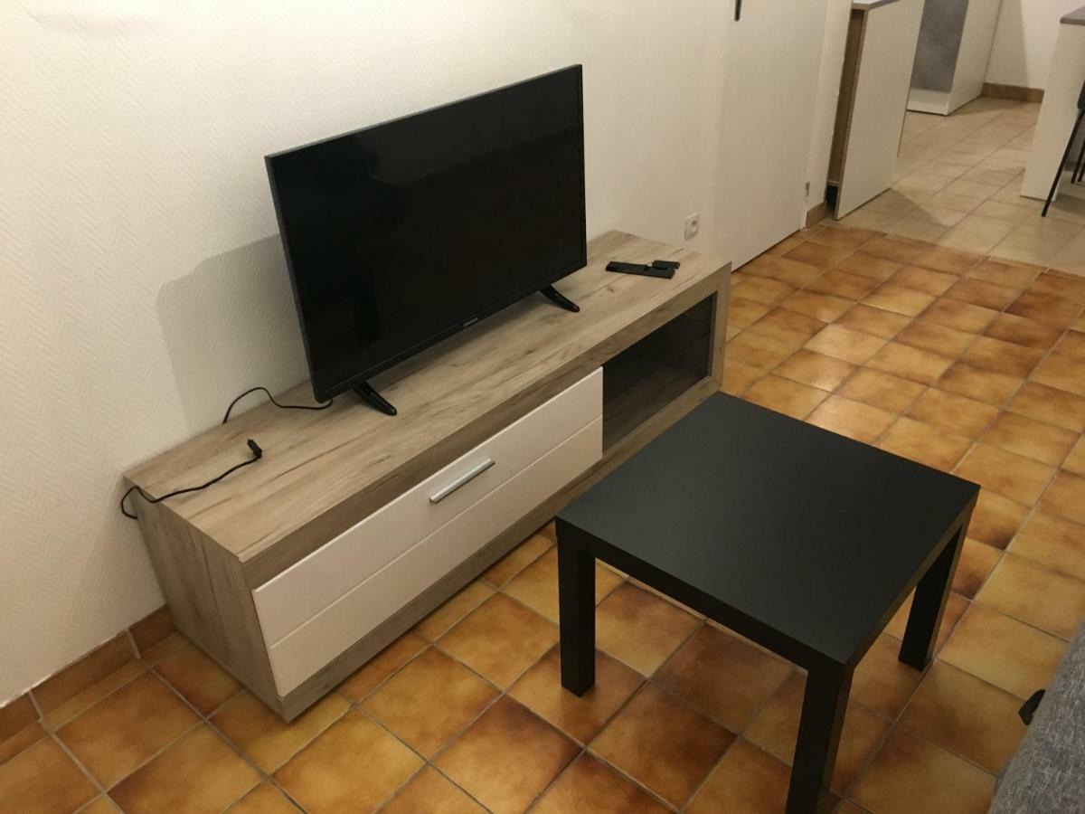 Charmant T2 Rdc Dans Residence Avec Parc Arbore 圣皮埃尔－勒穆捷 外观 照片