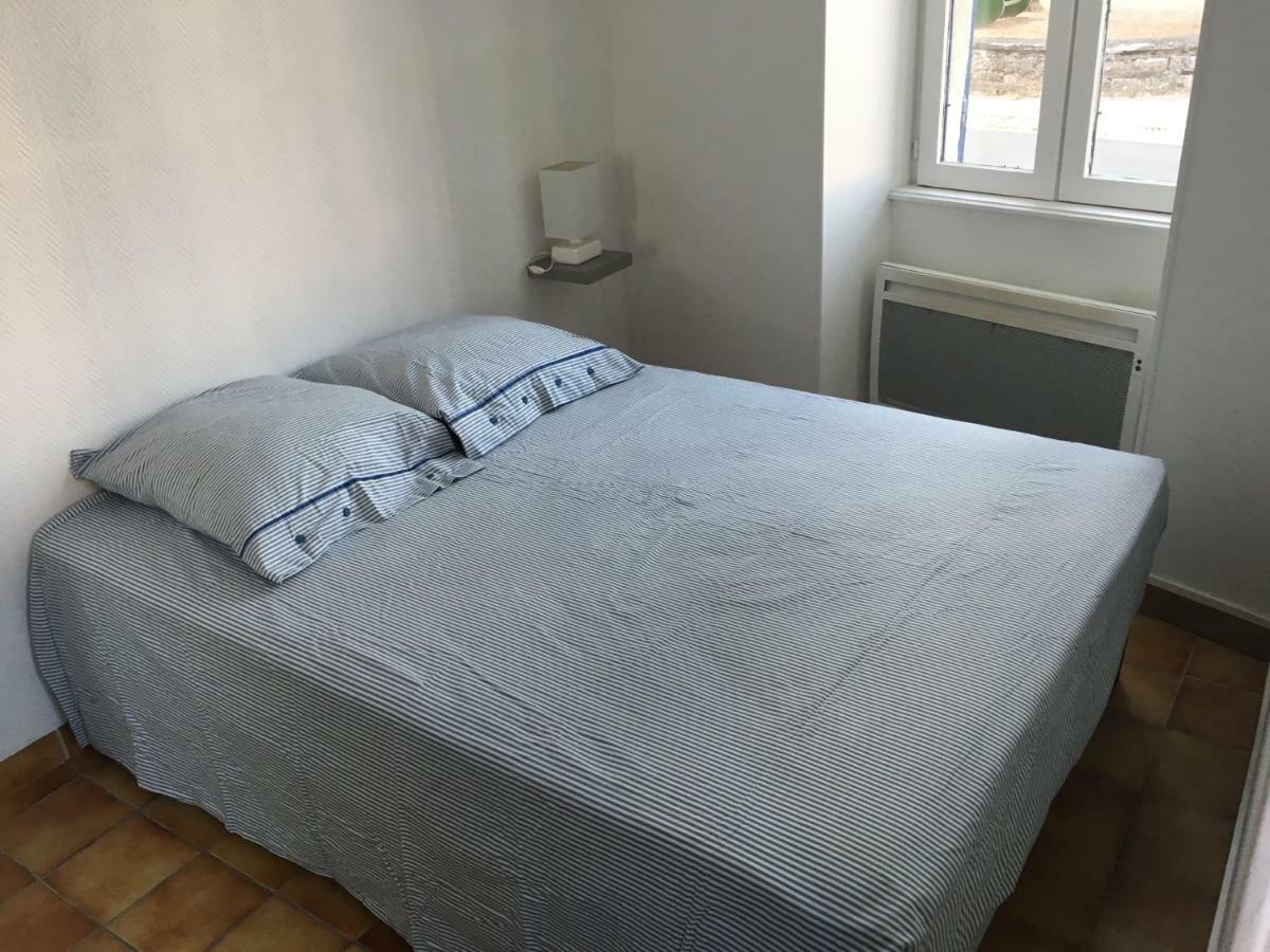 Charmant T2 Rdc Dans Residence Avec Parc Arbore 圣皮埃尔－勒穆捷 外观 照片